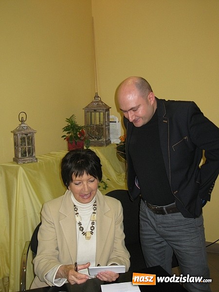 Zdjęcie w galerii na portalu naszwodzislaw.com: Spotkanie autorskie z Haliną Kunicką w Rydułtowach wiadomości z regionu