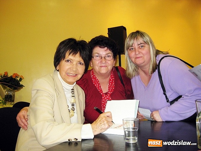 Zdjęcie w galerii na portalu naszwodzislaw.com: Spotkanie autorskie z Haliną Kunicką w Rydułtowach wiadomości z regionu
