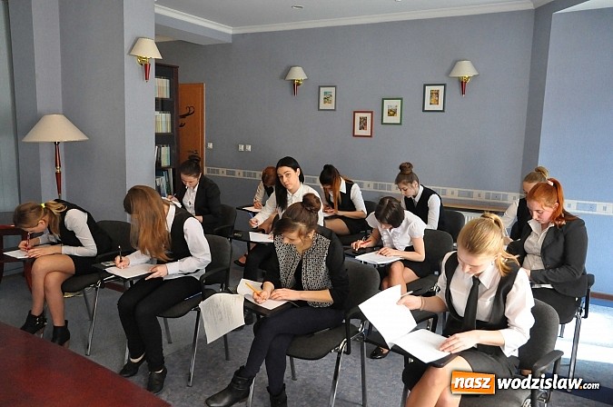 Zdjęcie w galerii na portalu naszwodzislaw.com: Hotelarstwo w teorii i praktyce - konkurs w raciborskiej Polonii  wiadomości z regionu