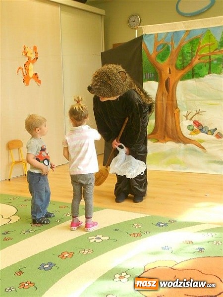 Zdjęcie w galerii na portalu naszwodzislaw.com: Maluchy z wodzisławskiego żłobka poznawały ekologiczne zasady poprzez zabawę wiadomości z regionu