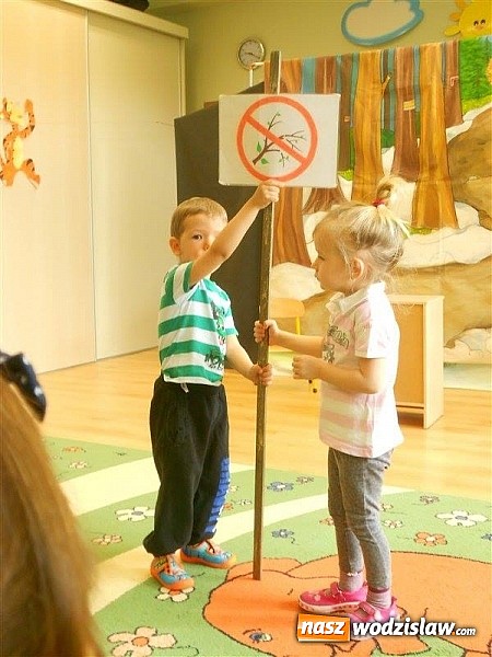 Zdjęcie w galerii na portalu naszwodzislaw.com: Maluchy z wodzisławskiego żłobka poznawały ekologiczne zasady poprzez zabawę wiadomości z regionu