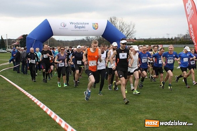 Zdjęcie w galerii na portalu naszwodzislaw.com: 150 sporowc&oacute;w wystartowało w biegu o Puchar Prezydenta Miasta Wodzisławia Śląskiego wiadomości z regionu