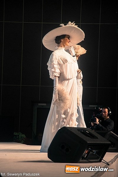 Zdjęcie w galerii na portalu naszwodzislaw.com: Uczennica z Rydułtów w międzynarodowym konkursie Miss wiadomości z regionu