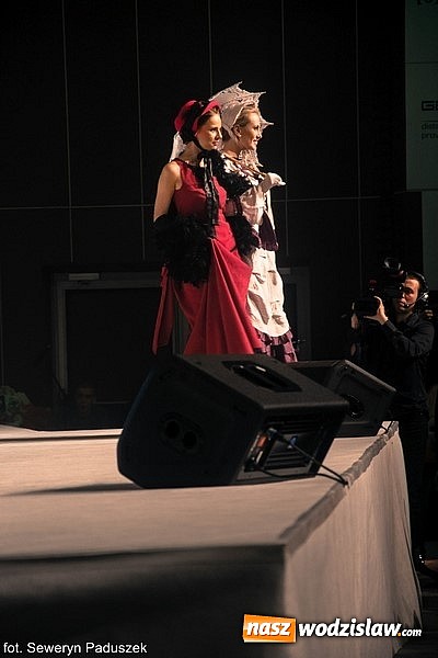 Zdjęcie w galerii na portalu naszwodzislaw.com: Uczennica z Rydułtów w międzynarodowym konkursie Miss wiadomości z regionu