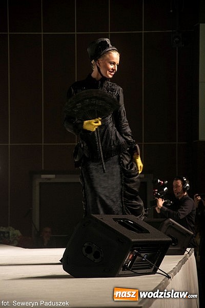 Zdjęcie w galerii na portalu naszwodzislaw.com: Uczennica z Rydułtów w międzynarodowym konkursie Miss wiadomości z regionu