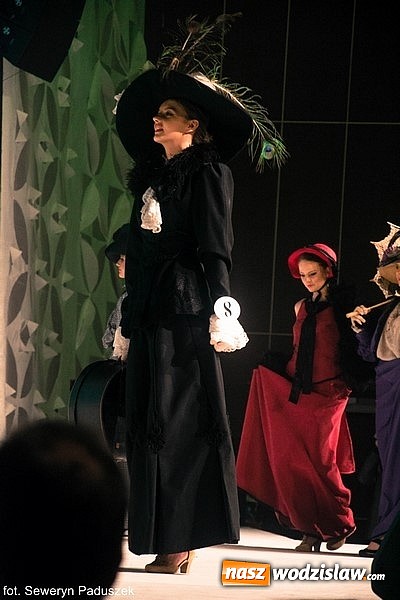 Zdjęcie w galerii na portalu naszwodzislaw.com: Uczennica z Rydułtów w międzynarodowym konkursie Miss wiadomości z regionu