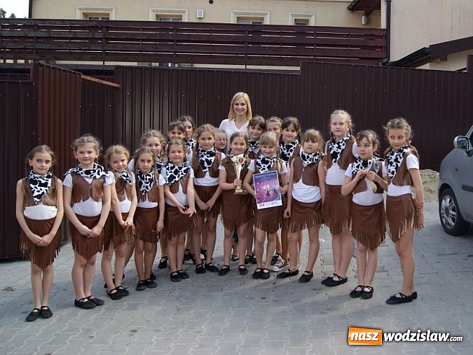 Zdjęcie w galerii na portalu naszwodzislaw.com: Sukces zespołów tanecznych z Syryni na III Ogólnopolskim Festiwalu Tańca „Dzieci Dzieciom -  Bez Barier” wiadomości z regionu