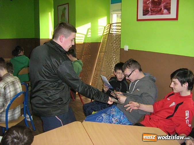 Zdjęcie w galerii na portalu naszwodzislaw.com: Jak niebezpieczne są dopalacze i jakie tragiczne konsekwencje mogą ponieść osoby, które po nie sięgają? wiadomości z regionu