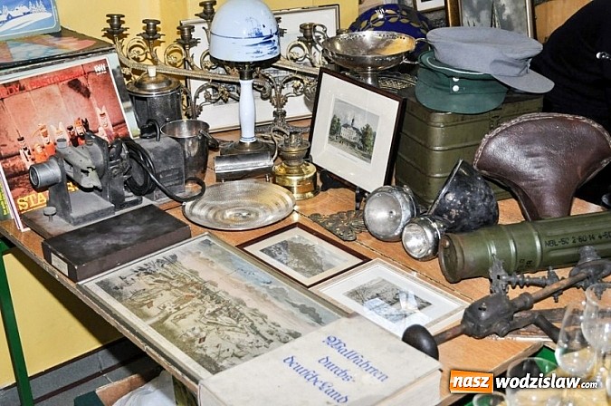 Zdjęcie w galerii na portalu naszwodzislaw.com: Lamus - giełda staroci i rękodzieła już w niedzielę w Gimnazjum nr 1 na Kasprowicza wiadomości z regionu