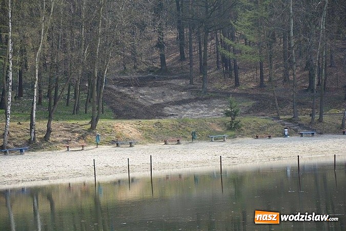 Zdjęcie w galerii na portalu naszwodzislaw.com: Na Balatonie trwają wiosenne porządki  wiadomości z regionu