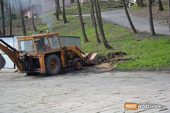 Zdjęcie w galerii na portalu naszwodzislaw.com: Na Balatonie trwają wiosenne porządki  wiadomości z regionu