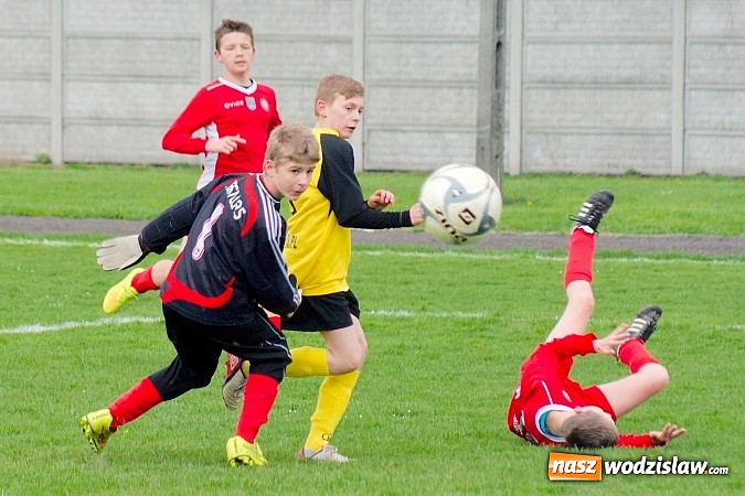 Zdjęcie w galerii na portalu naszwodzislaw.com: Trampkarze Gołkowic rozbici w Tworkowie wiadomości z regionu