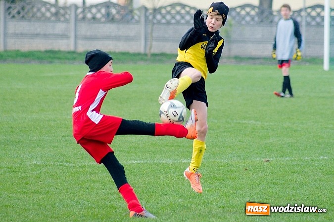 Zdjęcie w galerii na portalu naszwodzislaw.com: Trampkarze Gołkowic rozbici w Tworkowie wiadomości z regionu