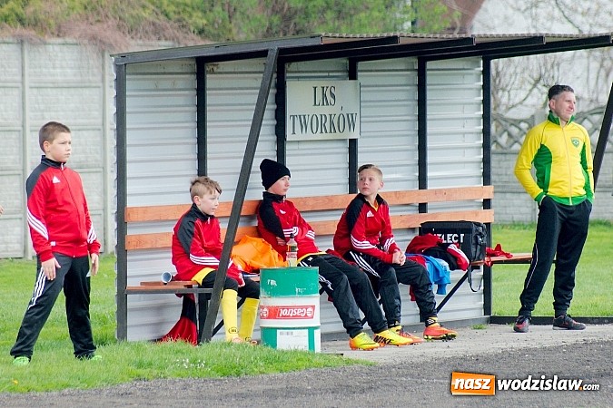 Zdjęcie w galerii na portalu naszwodzislaw.com: Trampkarze Gołkowic rozbici w Tworkowie wiadomości z regionu