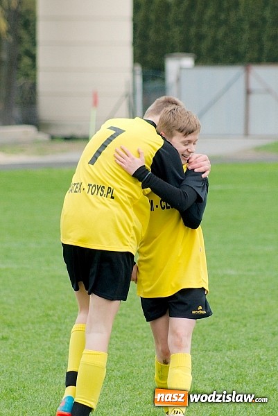 Zdjęcie w galerii na portalu naszwodzislaw.com: Trampkarze Gołkowic rozbici w Tworkowie wiadomości z regionu