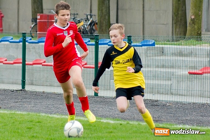 Zdjęcie w galerii na portalu naszwodzislaw.com: Trampkarze Gołkowic rozbici w Tworkowie wiadomości z regionu