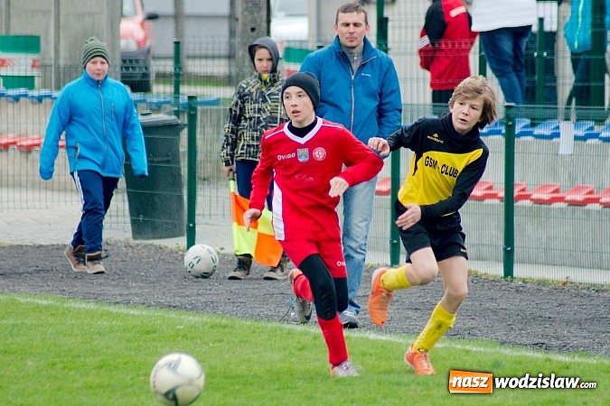 Zdjęcie w galerii na portalu naszwodzislaw.com: Trampkarze Gołkowic rozbici w Tworkowie wiadomości z regionu