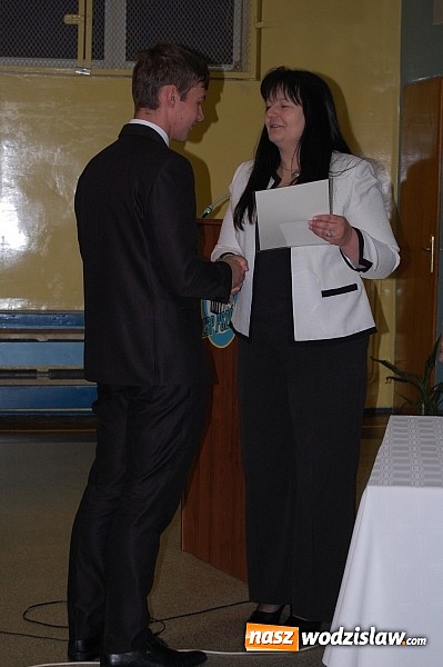 Zdjęcie w galerii na portalu naszwodzislaw.com: Pożegnanie absolwentów w Zespole Szkół Ponadgimnazjalnych w Pszowie wiadomości z regionu