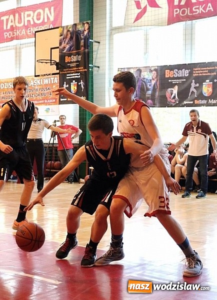 Zdjęcie w galerii na portalu naszwodzislaw.com: Trwa turniej 1/4 Mistrzostw Polski młodzików starszych wiadomości z regionu