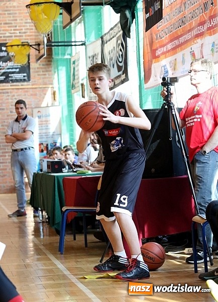 Zdjęcie w galerii na portalu naszwodzislaw.com: Dzień drugi ćwierćfinału Mistrzostw Polski w koszyk&oacute;wce chłopc&oacute;w wiadomości z regionu