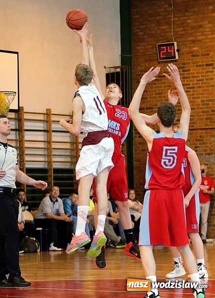 Zdjęcie w galerii na portalu naszwodzislaw.com: Dzień drugi ćwierćfinału Mistrzostw Polski w koszyk&oacute;wce chłopc&oacute;w wiadomości z regionu