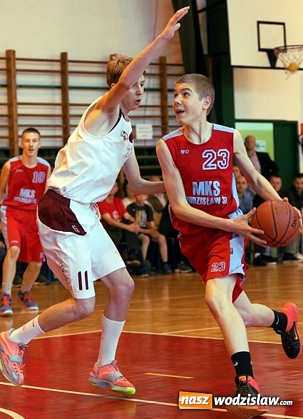 Zdjęcie w galerii na portalu naszwodzislaw.com: Dzień drugi ćwierćfinału Mistrzostw Polski w koszyk&oacute;wce chłopc&oacute;w wiadomości z regionu