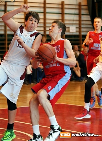 Zdjęcie w galerii na portalu naszwodzislaw.com: Dzień drugi ćwierćfinału Mistrzostw Polski w koszyk&oacute;wce chłopc&oacute;w wiadomości z regionu