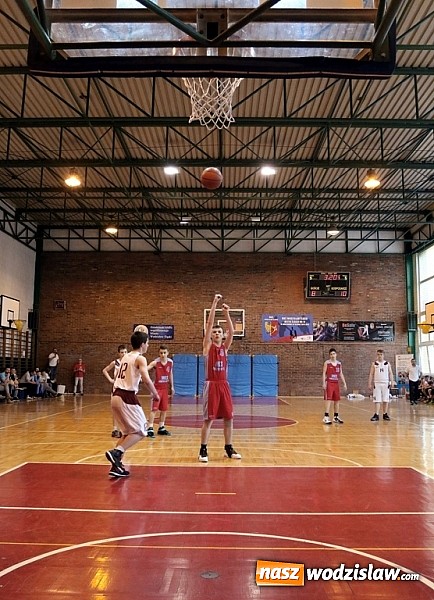 Zdjęcie w galerii na portalu naszwodzislaw.com: Dzień drugi ćwierćfinału Mistrzostw Polski w koszyk&oacute;wce chłopc&oacute;w wiadomości z regionu
