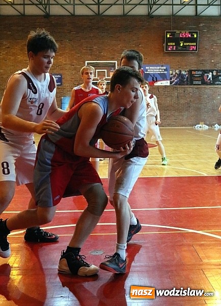 Zdjęcie w galerii na portalu naszwodzislaw.com: Dzień drugi ćwierćfinału Mistrzostw Polski w koszyk&oacute;wce chłopc&oacute;w wiadomości z regionu