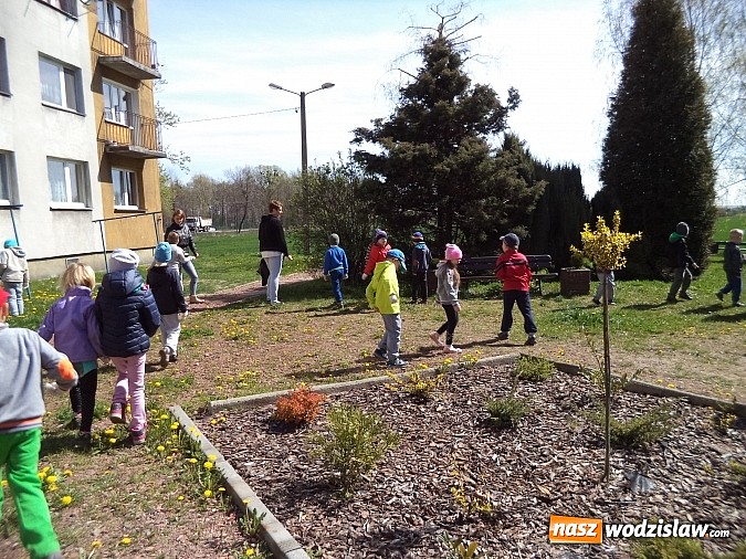 Zdjęcie w galerii na portalu naszwodzislaw.com: Przedszkolaki  z  Pszowa „sprzątały świat” wiadomości z regionu