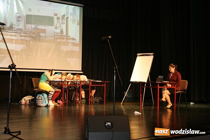 Zdjęcie w galerii na portalu naszwodzislaw.com: Najlepsi absolwenci zostali wyróżnieni wiadomości z regionu