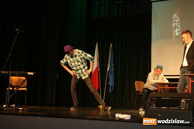 Zdjęcie w galerii na portalu naszwodzislaw.com: Najlepsi absolwenci zostali wyróżnieni wiadomości z regionu