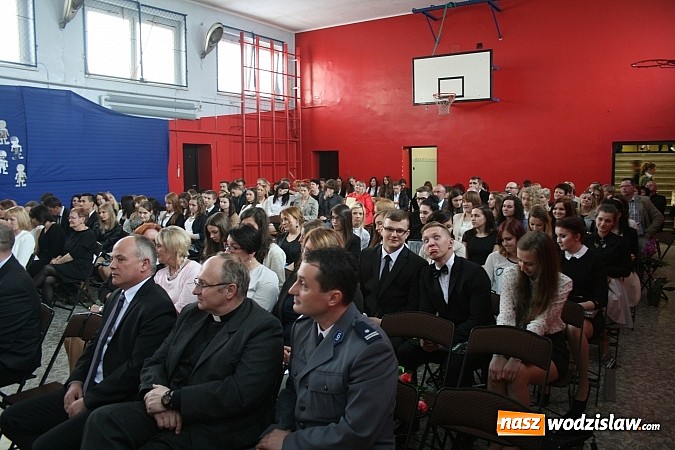 Zdjęcie w galerii na portalu naszwodzislaw.com: Najlepsi absolwenci zostali wyróżnieni wiadomości z regionu