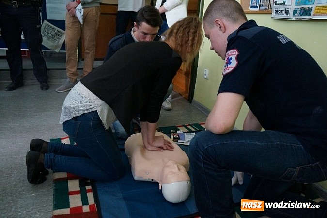Zdjęcie w galerii na portalu naszwodzislaw.com: Policjanci na targach edukacyjnych  wiadomości z regionu