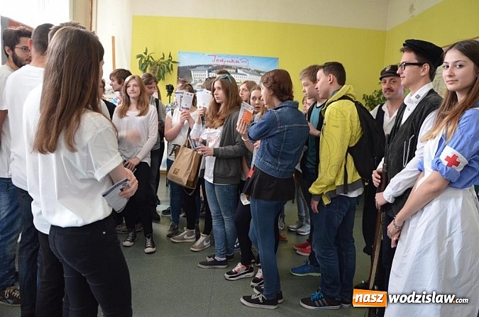 Zdjęcie w galerii na portalu naszwodzislaw.com: Targi odwiedziło ponad 1300 gimnazjalistów  wiadomości z regionu