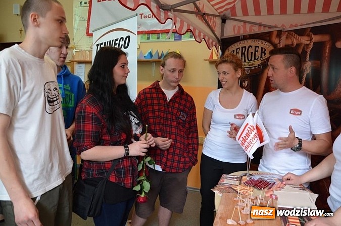 Zdjęcie w galerii na portalu naszwodzislaw.com: Targi odwiedziło ponad 1300 gimnazjalistów  wiadomości z regionu