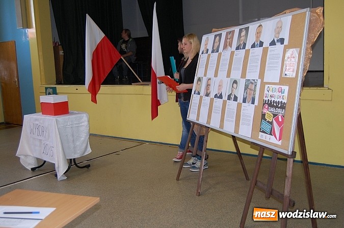 Zdjęcie w galerii na portalu naszwodzislaw.com:  Uczniowie ZSP w Pszowie poszli na wybory  wiadomości z regionu