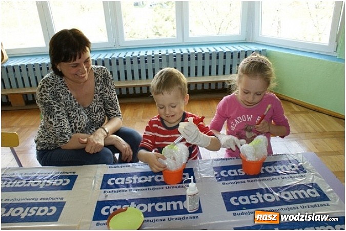 Zdjęcie w galerii na portalu naszwodzislaw.com: Jak zrobić "coś z niczego", czyli kolejne warsztaty plastyczne w PP nr 16 w Wodzisławiu wiadomości z regionu