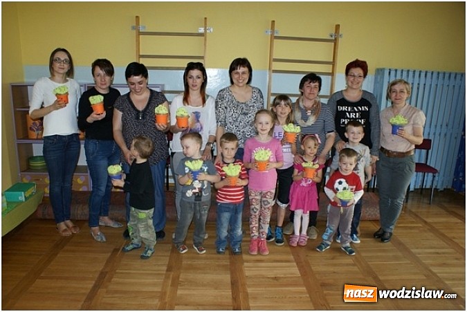 Zdjęcie w galerii na portalu naszwodzislaw.com: Jak zrobić "coś z niczego", czyli kolejne warsztaty plastyczne w PP nr 16 w Wodzisławiu wiadomości z regionu