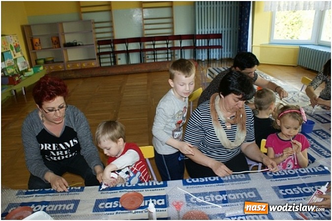 Zdjęcie w galerii na portalu naszwodzislaw.com: Jak zrobić "coś z niczego", czyli kolejne warsztaty plastyczne w PP nr 16 w Wodzisławiu wiadomości z regionu