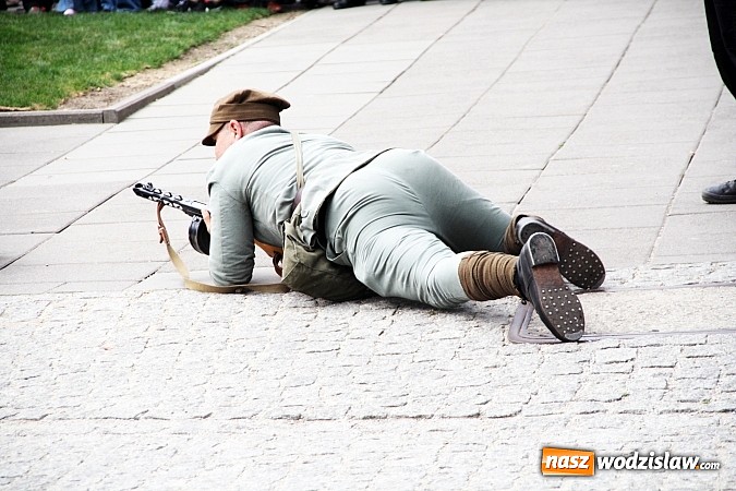 Zdjęcie w galerii na portalu naszwodzislaw.com: 5. Piknik Historyczno - Militarny wiadomości z regionu