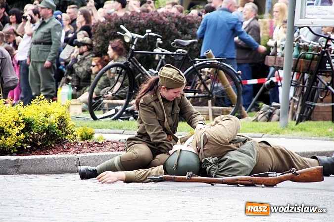 Zdjęcie w galerii na portalu naszwodzislaw.com: 5. Piknik Historyczno - Militarny wiadomości z regionu