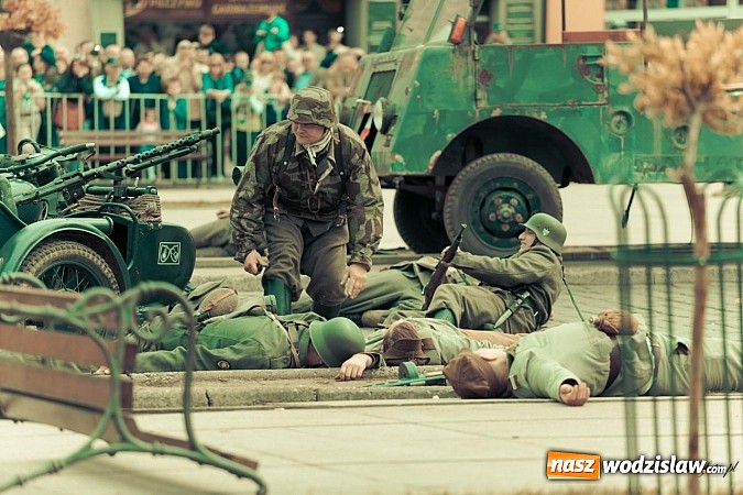 Zdjęcie w galerii na portalu naszwodzislaw.com: 5. Piknik Historyczno - Militarny wiadomości z regionu