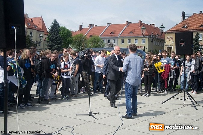 Zdjęcie w galerii na portalu naszwodzislaw.com: Janusz Korwin-Mikke zawitał do Wodzisławia Ślaskiego wiadomości z regionu