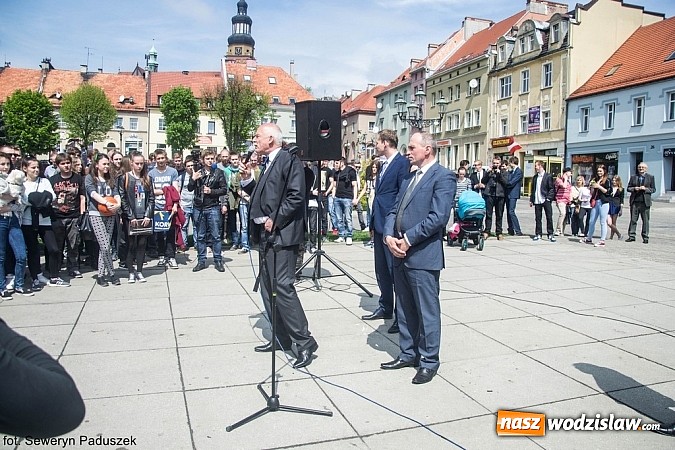 Zdjęcie w galerii na portalu naszwodzislaw.com: Janusz Korwin-Mikke zawitał do Wodzisławia Ślaskiego wiadomości z regionu