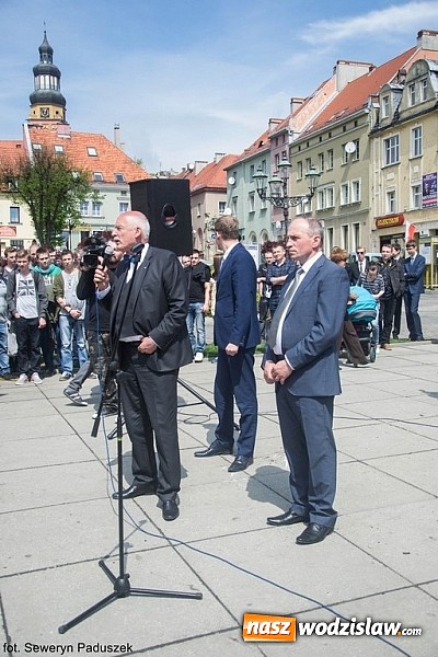 Zdjęcie w galerii na portalu naszwodzislaw.com: Janusz Korwin-Mikke zawitał do Wodzisławia Ślaskiego wiadomości z regionu