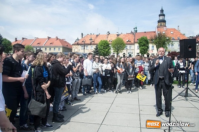 Zdjęcie w galerii na portalu naszwodzislaw.com: Janusz Korwin-Mikke zawitał do Wodzisławia Ślaskiego wiadomości z regionu