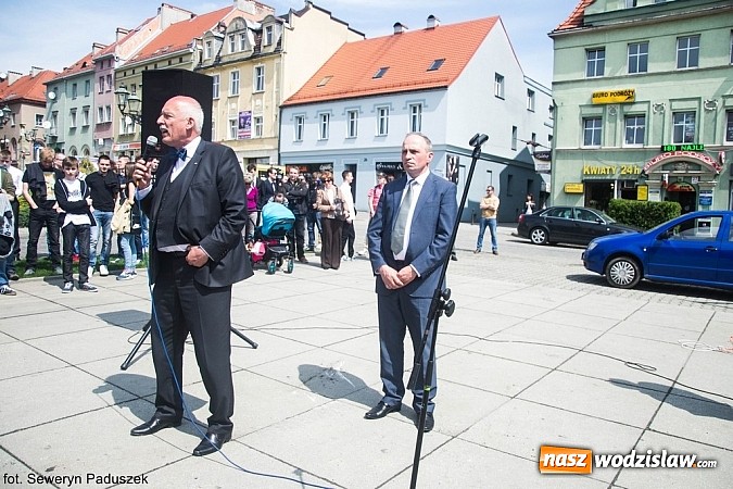Zdjęcie w galerii na portalu naszwodzislaw.com: Janusz Korwin-Mikke zawitał do Wodzisławia Ślaskiego wiadomości z regionu