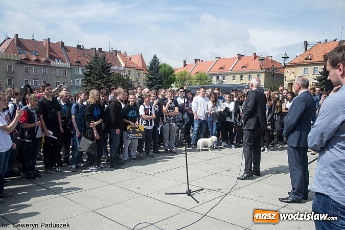Zdjęcie w galerii na portalu naszwodzislaw.com: Janusz Korwin-Mikke zawitał do Wodzisławia Ślaskiego wiadomości z regionu