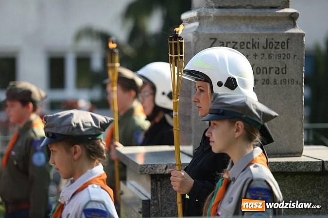 Zdjęcie w galerii na portalu naszwodzislaw.com: Obchody święta 3 Maja w Radlinie – fotorelacja  wiadomości z regionu